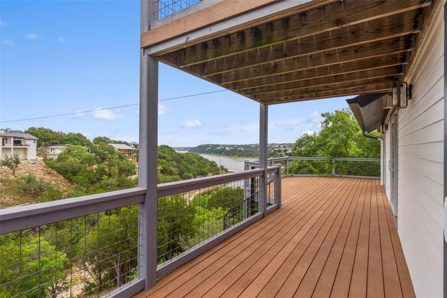 19426 Fisher LN, Spicewood, TX 78669