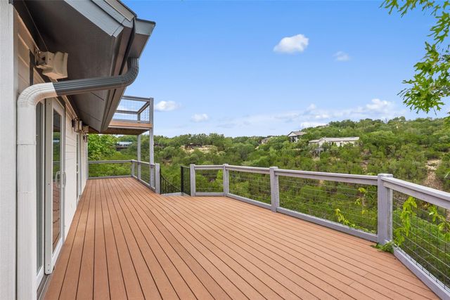 19426 Fisher LN, Spicewood, TX 78669