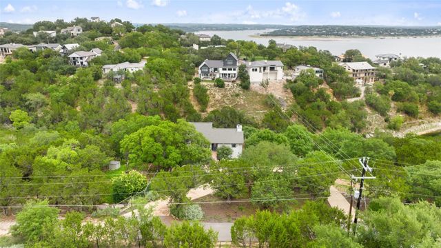19426 Fisher LN, Spicewood, TX 78669