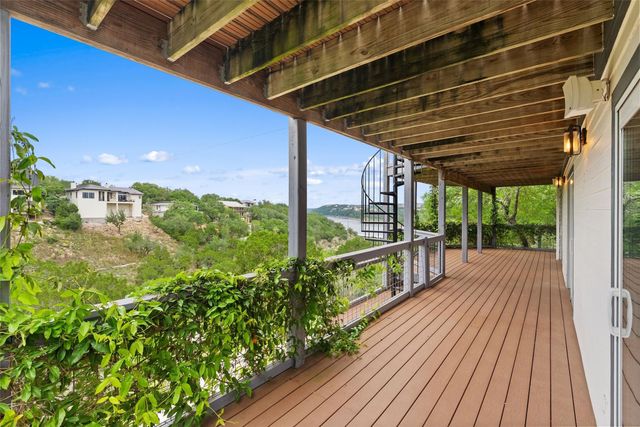 19426 Fisher LN, Spicewood, TX 78669