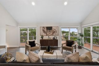 19426 Fisher LN, Spicewood, TX 78669