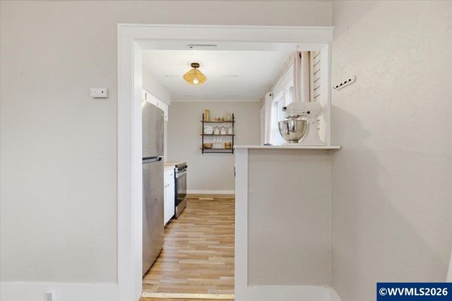 651 20th St NE, Salem, OR 97301