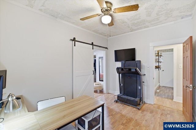 651 20th St NE, Salem, OR 97301