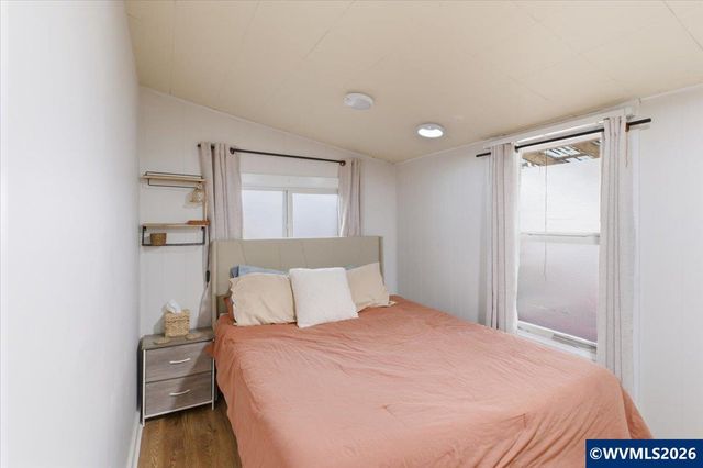 651 20th St NE, Salem, OR 97301