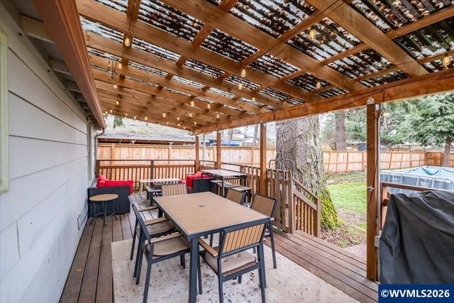 651 20th St NE, Salem, OR 97301