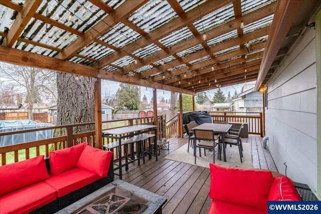 651 20th St NE, Salem, OR 97301