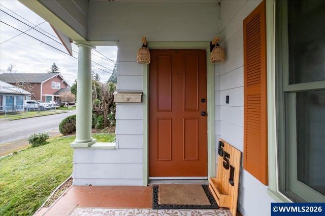 651 20th St NE, Salem, OR 97301