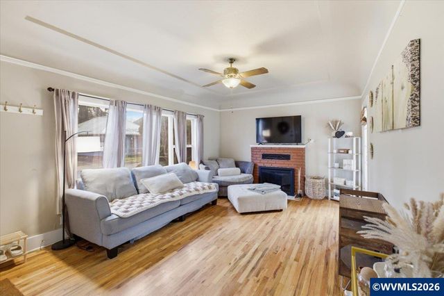 651 20th St NE, Salem, OR 97301