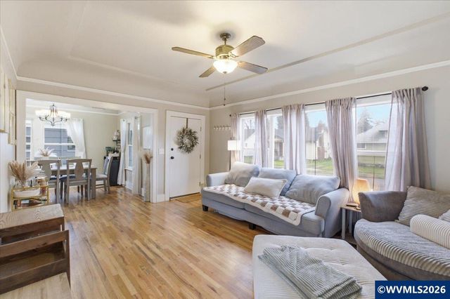 651 20th St NE, Salem, OR 97301