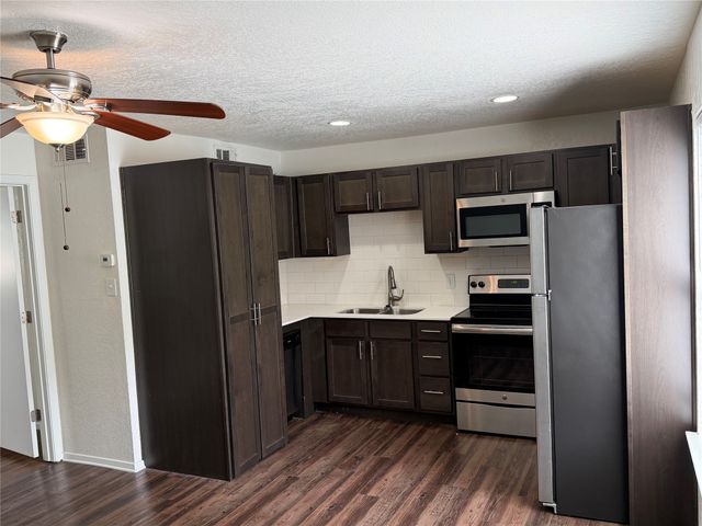 3914 Bowser Avenue 205, Dallas, TX 75219