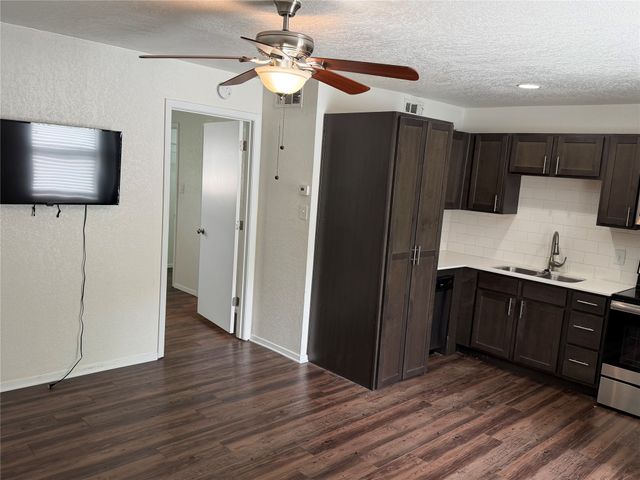 3914 Bowser Avenue 205, Dallas, TX 75219