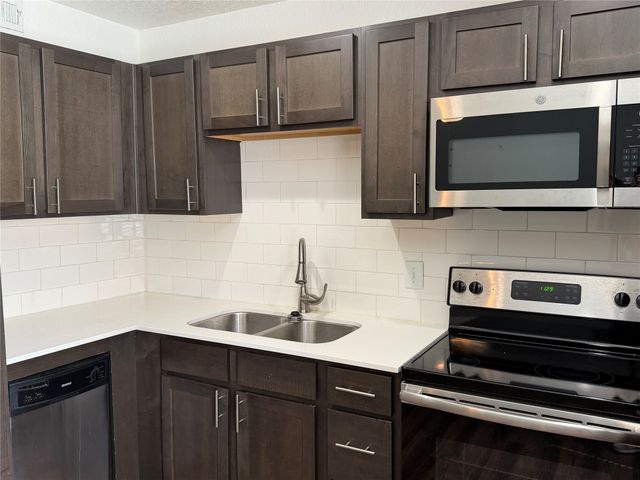 3914 Bowser Avenue 205, Dallas, TX 75219