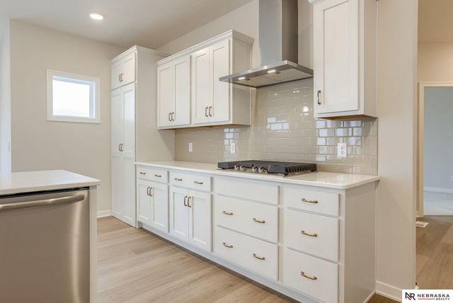 12405 Fenwick Street, Papillion, NE 68046