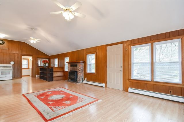 30 Sunset Lane, Lunenburg, MA 01462