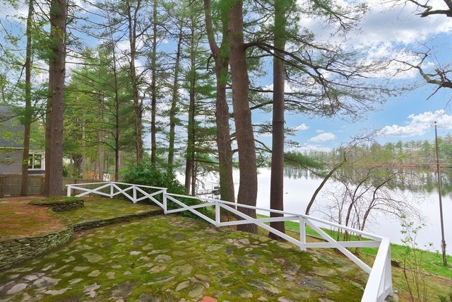30 Sunset Lane, Lunenburg, MA 01462