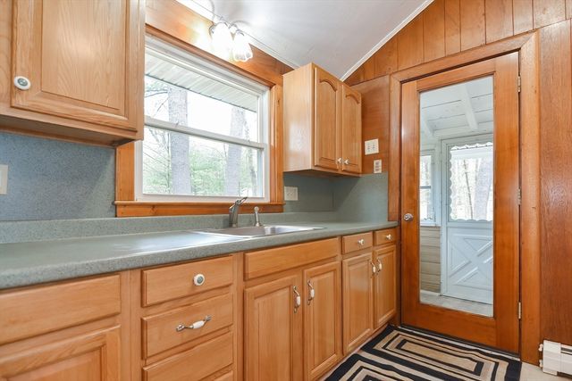 30 Sunset Lane, Lunenburg, MA 01462