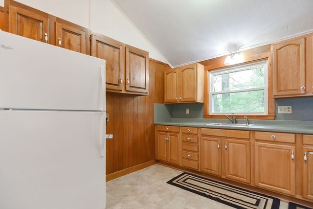 30 Sunset Lane, Lunenburg, MA 01462