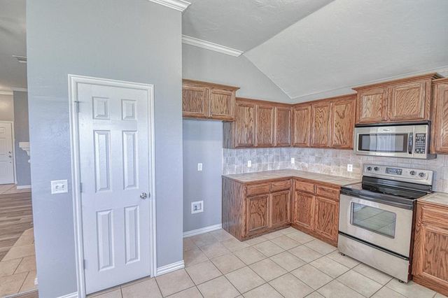 925 Eagle Cliff Drive, Norman, OK 73072
