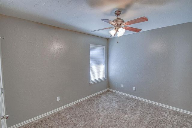 925 Eagle Cliff Drive, Norman, OK 73072