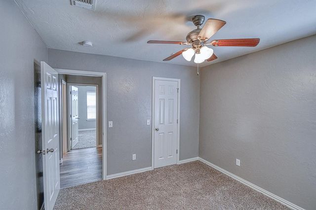 925 Eagle Cliff Drive, Norman, OK 73072