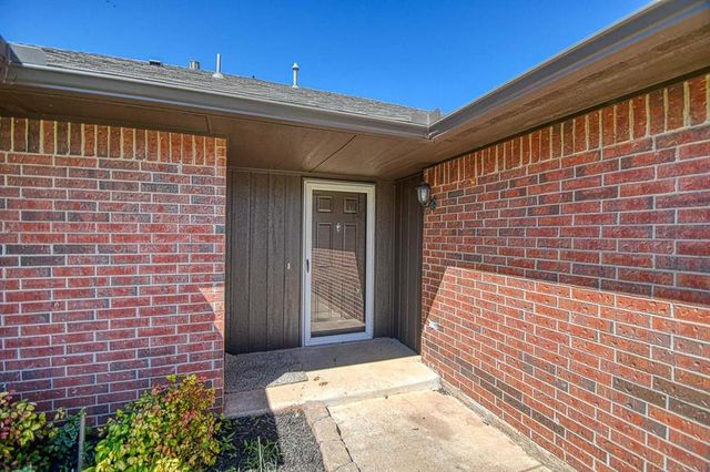 925 Eagle Cliff Drive, Norman, OK 73072