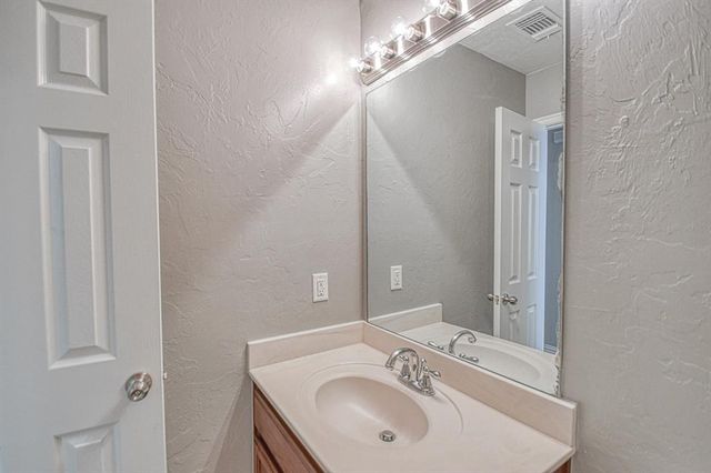 925 Eagle Cliff Drive, Norman, OK 73072