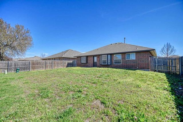 925 Eagle Cliff Drive, Norman, OK 73072