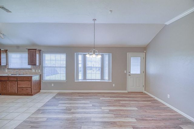 925 Eagle Cliff Drive, Norman, OK 73072