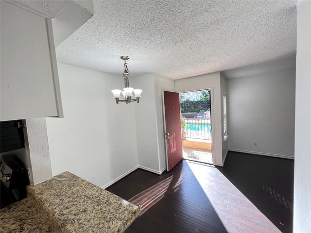 4044 Buena Vista Street 103, Dallas, TX 75204