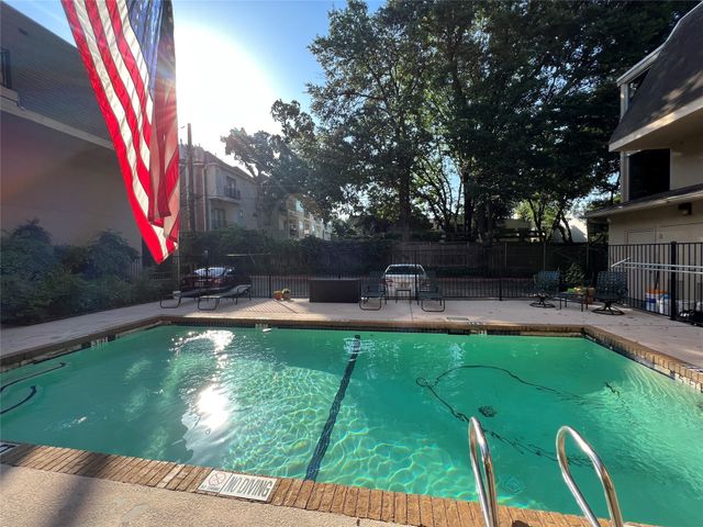 4044 Buena Vista Street 103, Dallas, TX 75204