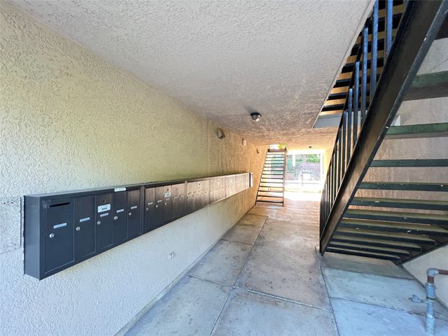 4044 Buena Vista Street 103, Dallas, TX 75204