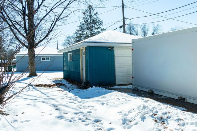 2201 54th Avenue N, Brooklyn Center, MN 55430