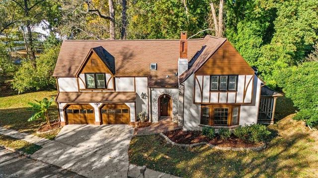 210 Oakwood Drive, Thomasville, NC 27360