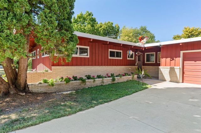 2439 Hauer Trail, Shakopee, MN 55379