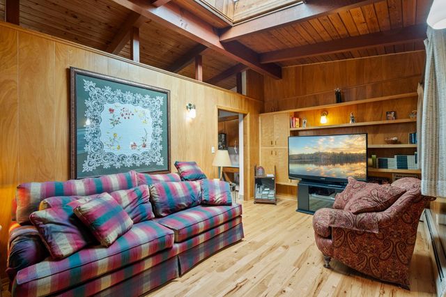 2439 Hauer Trail, Shakopee, MN 55379