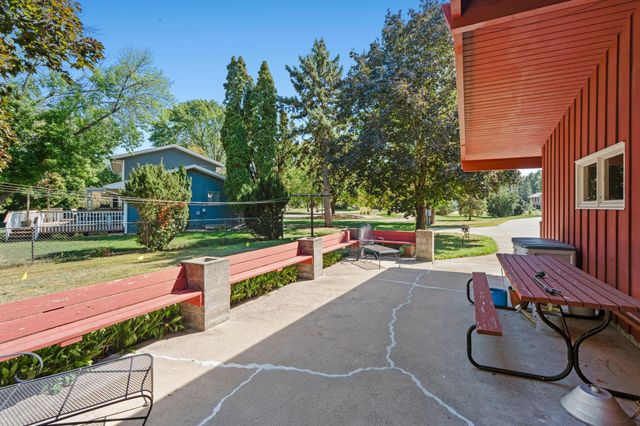 2439 Hauer Trail, Shakopee, MN 55379