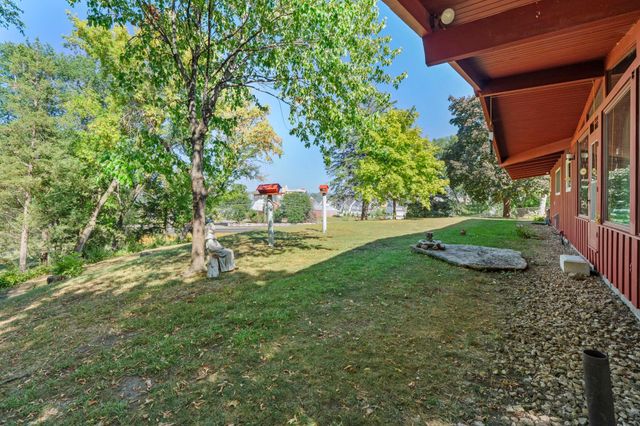 2439 Hauer Trail, Shakopee, MN 55379