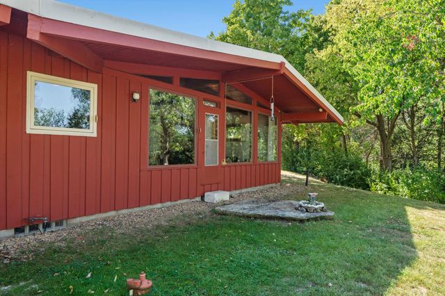 2439 Hauer Trail, Shakopee, MN 55379