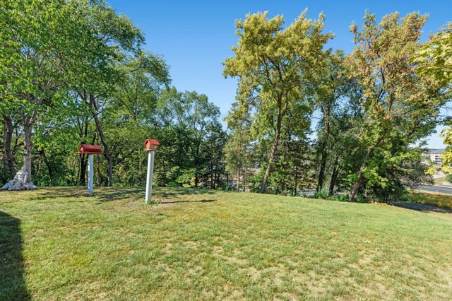 2439 Hauer Trail, Shakopee, MN 55379