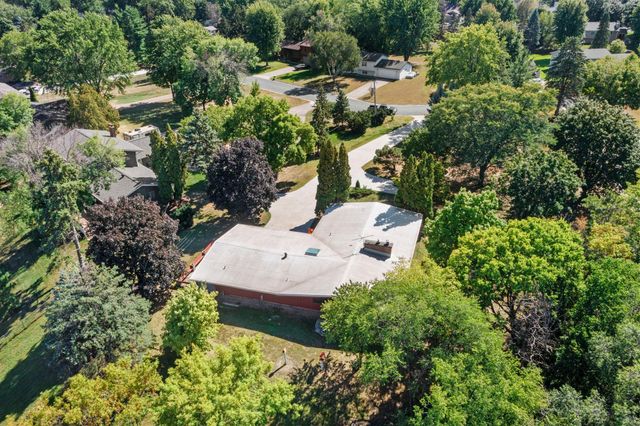 2439 Hauer Trail, Shakopee, MN 55379