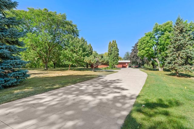 2439 Hauer Trail, Shakopee, MN 55379