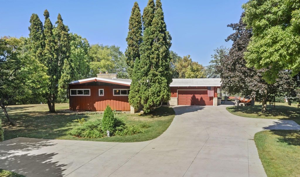 2439 Hauer Trail, Shakopee, MN 55379 — exterior