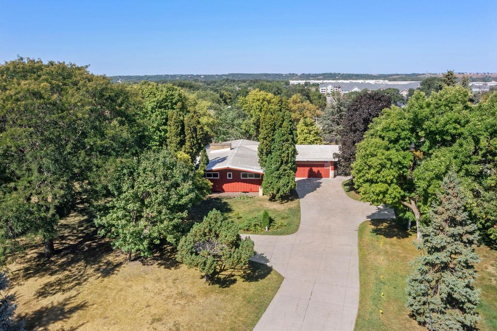 2439 Hauer Trail, Shakopee, MN 55379 — photo 2