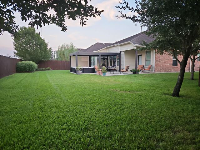 24734 Emerald Pool Falls Drive, Tomball, TX 77375