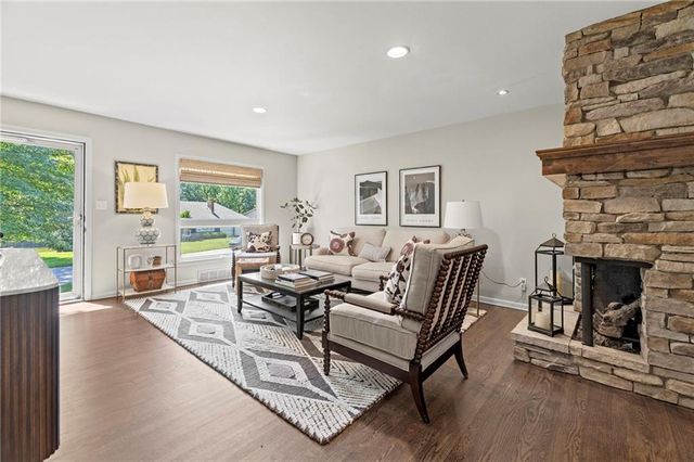 7729 Windsor Street, Prairie Village, KS 66208