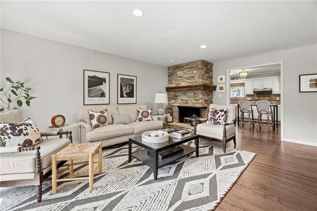 7729 Windsor Street, Prairie Village, KS 66208