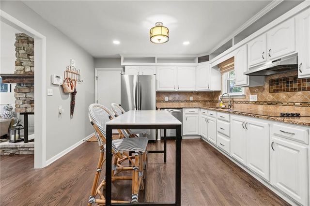 7729 Windsor Street, Prairie Village, KS 66208