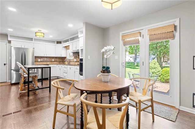 7729 Windsor Street, Prairie Village, KS 66208