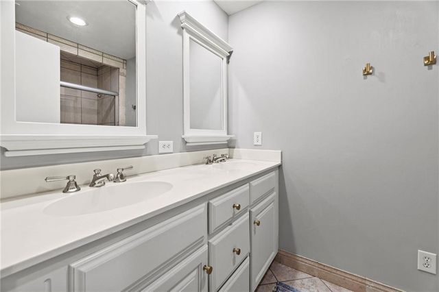 7729 Windsor Street, Prairie Village, KS 66208