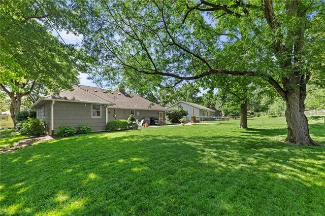 7729 Windsor Street, Prairie Village, KS 66208